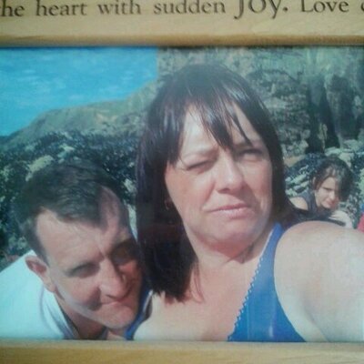 Profile Picture of Sharon (@holding409) on Twitter