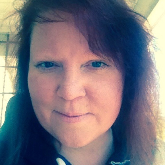 Profile Picture of Jenn Piacente (@coolmammaj) on Poshmark