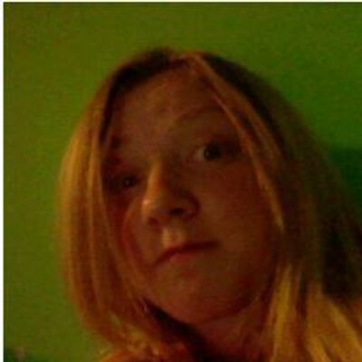 Profile Picture of Emma Spring (@Boxer2995) on Twitter