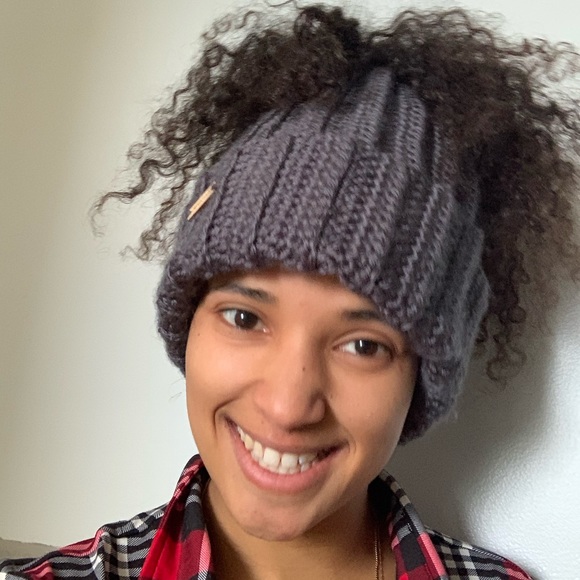 Profile Picture of Emmanuelle Théroux (@manu2516) on Poshmark