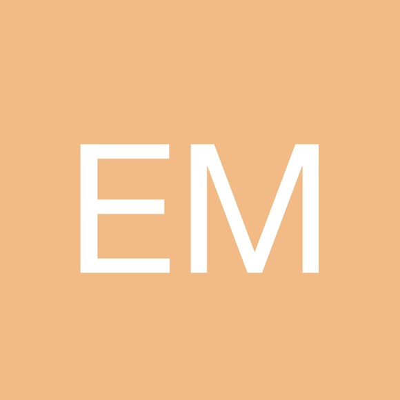 Profile Picture of Emma Manning (@emmamanning934) on Poshmark