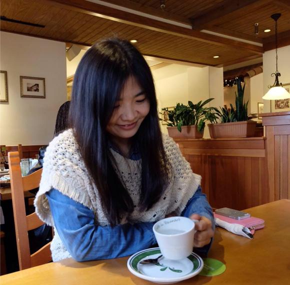 Profile Picture of Abigail Zhang (@abigail110911) on Poshmark