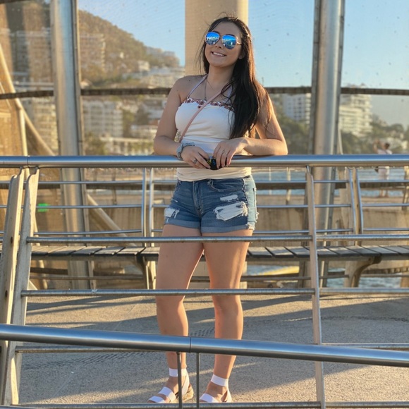 Profile Picture of Raquel Cuevas (@raquelcuevas920) on Poshmark