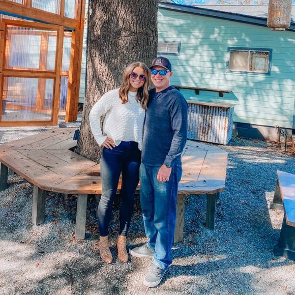 Profile Picture of Jess Knox (@pertynpink92) on Poshmark