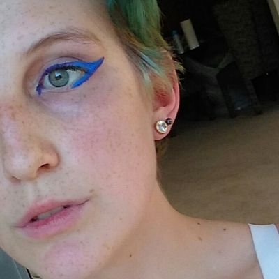 Profile Picture of Autumn Rain (@AutumnRainBrain) on Twitter