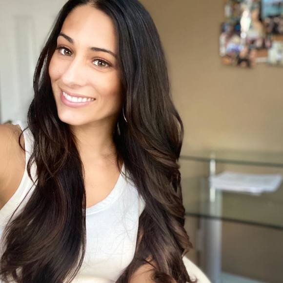 Profile Picture of Samantha Sansone (@ssansone91) on Poshmark