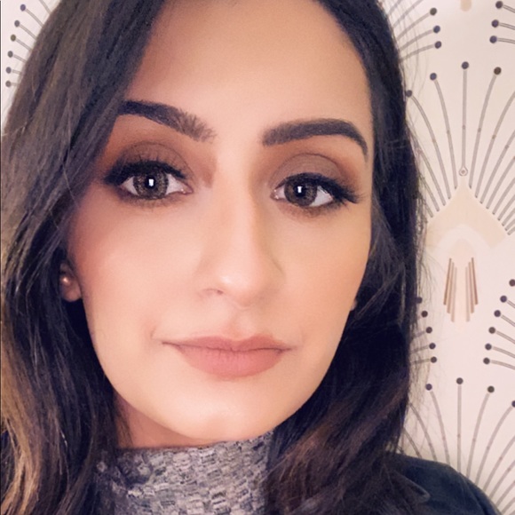 Profile Picture of Jassmine Gandham (@jgandham3) on Poshmark