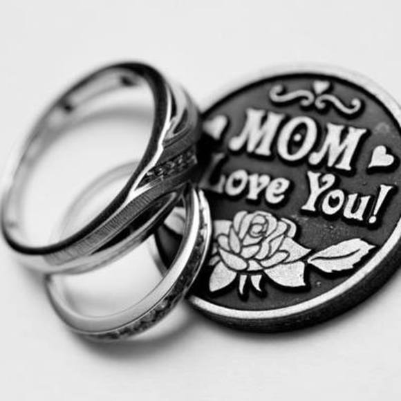 Profile Picture of Roy Clark (@clark_roy) on Poshmark