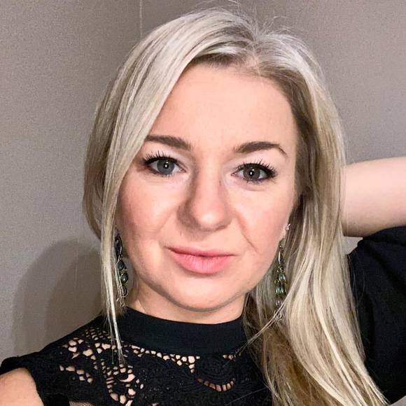Profile Picture of Karolina Fidowicz (@rufer27) on Poshmark