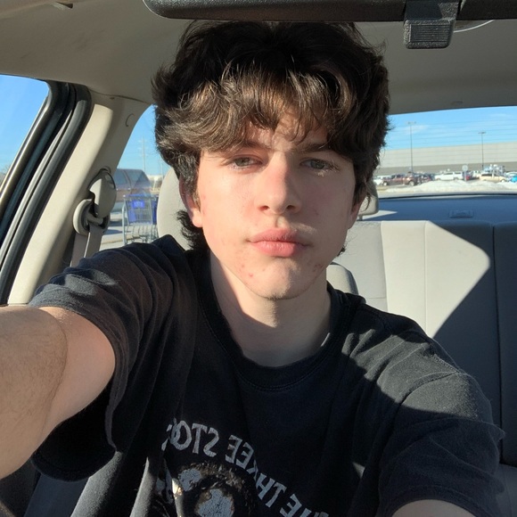 Profile Picture of Nathan Hamm (@nathanhamm002) on Poshmark