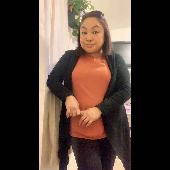 Profile Picture of Jerolyn Johnson (@jlyn_j2000) on Poshmark