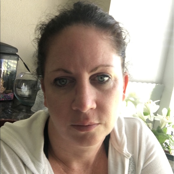 Profile Picture of Stephanie Cooper (@michy1976) on Poshmark