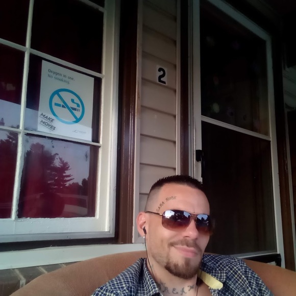 Profile Picture of Joshua Byrd (@everettbyrd1488) on Poshmark