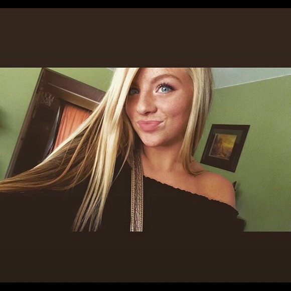 Profile Picture of Jillian Emery (@jillian9) on Poshmark