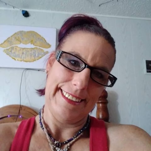 Profile Picture of Angela Lonidier (@lonidier01) on Poshmark