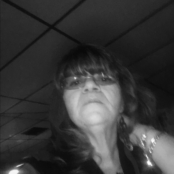 Profile Picture of Kimberly g Maxson (@k_maxson) on Poshmark