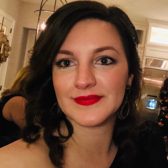 Diana Ayerbe - Poshmark Profile Picture of Diana Ayerbe (@dianaliz115) on Poshmark