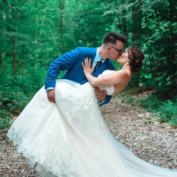 Profile Picture of Amanda Jaskolka (@ajaskolka47) on Poshmark