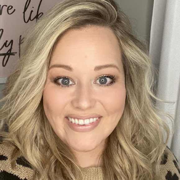 Profile Picture of Christy Efaw (@cmefaw) on Poshmark