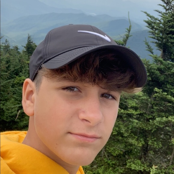 Profile Picture of Bradley Swift (@bradleyswift) on Poshmark