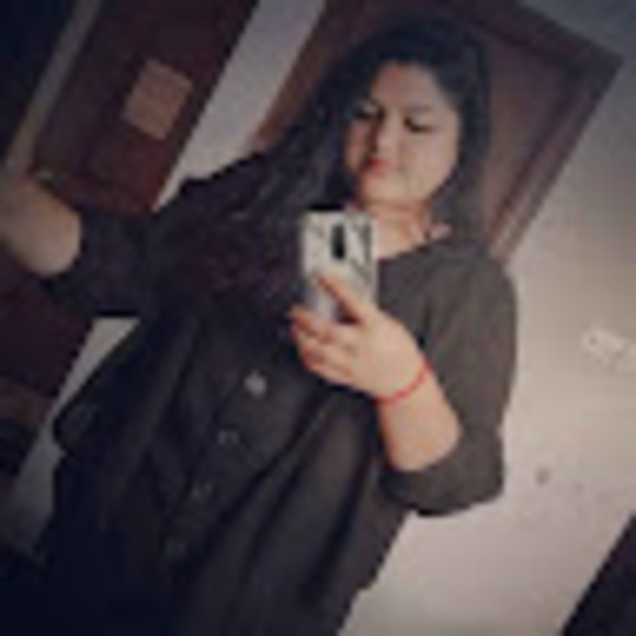 Profile Picture of Saraniya Jeganmohan (@susisara73) on Poshmark