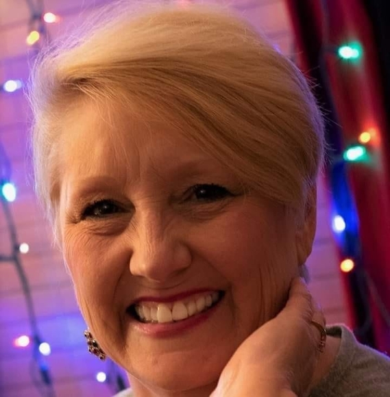 Profile Picture of Denise Mohn (@drmohn) on Poshmark