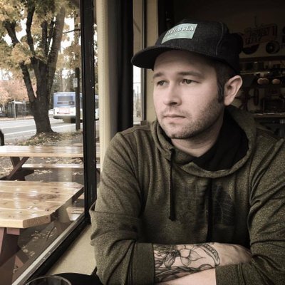 Profile Picture of Andrew Garrison (@plays_w_knives) on Twitter