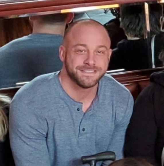 Profile Picture of Chris Sutter (@chris1_1) on Poshmark