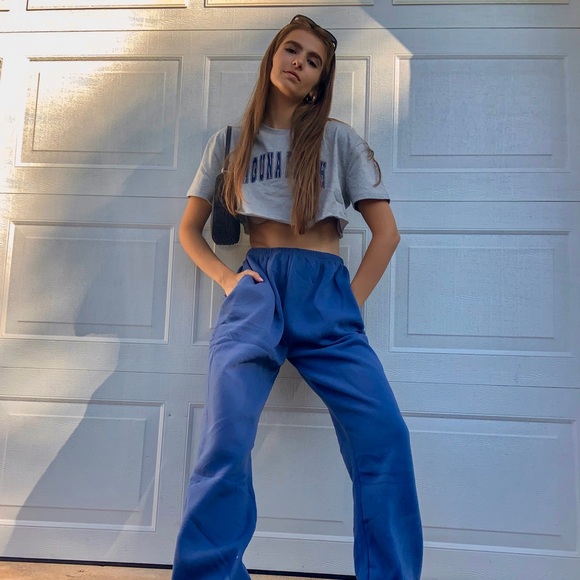 Profile Picture of Kelly Wabuda (@kellyscloset180) on Poshmark