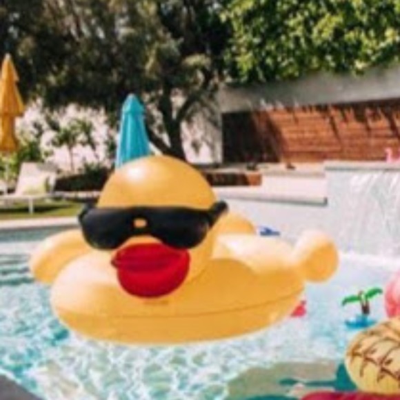 Profile Picture of Michele Gwinn (@norstromtxgal55) on Poshmark