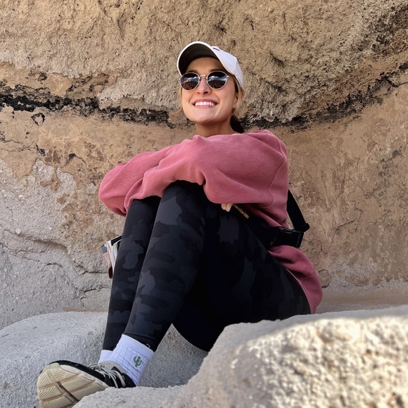 Profile Picture of Emily Chessher (@egchessher) on Poshmark