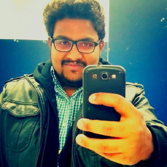 Profile Picture of Muhammad Zaid (@zedoo) on Poshmark