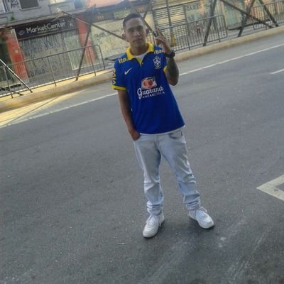 Profile Picture of Felipe Montañez (@FelipeMontaez10) on Twitter