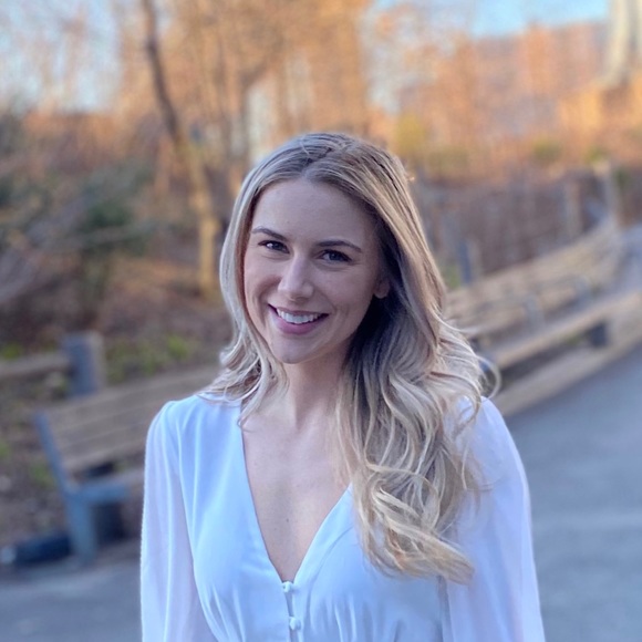 Amanda Rene - Poshmark Profile Picture of Amanda Rene (@ars4231) on Poshmark