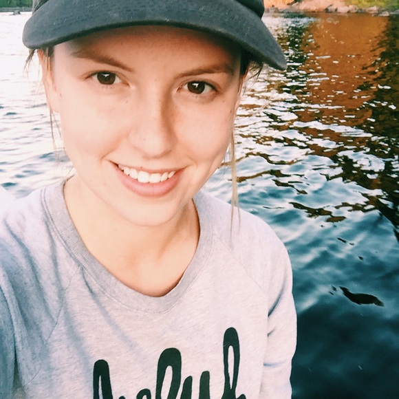 Profile Picture of Jess Knox (@jessjk27) on Poshmark