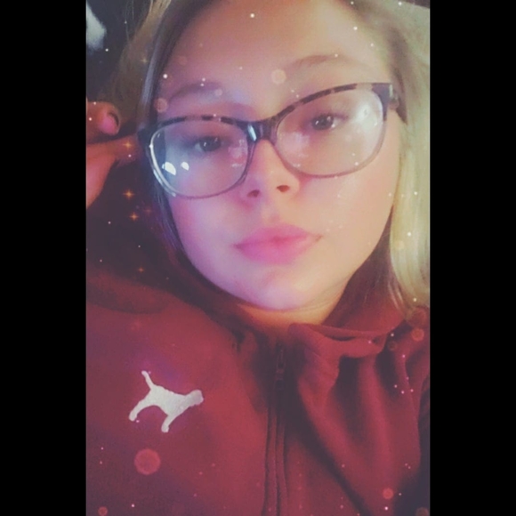 Profile Picture of Britney Mcclain (@britney_mcclain) on Poshmark