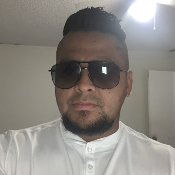 Profile Picture of Juan Zelada (@juanzelada) on Poshmark