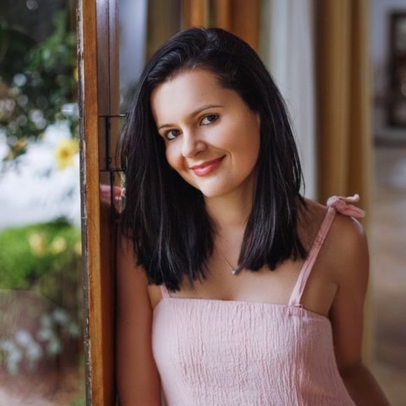 Profile Picture of Betina Pithan (@bepithan) on Poshmark