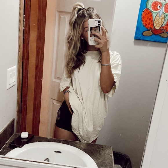 Profile Picture of Makenzie Englett (@kenslichole_) on Poshmark