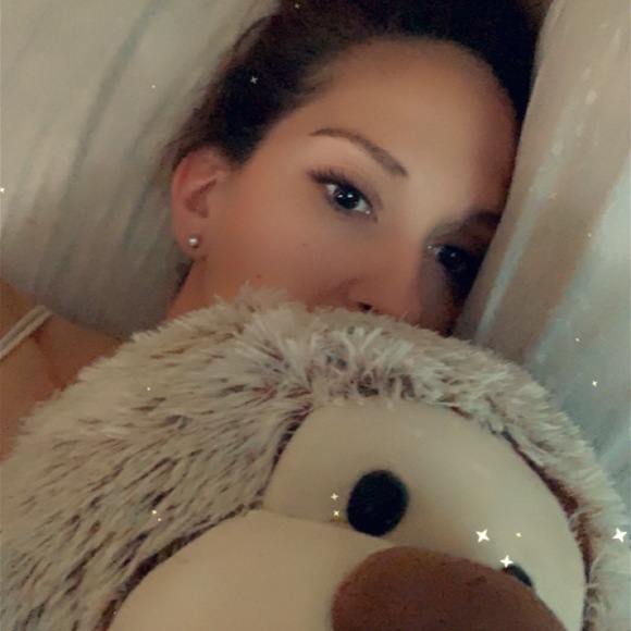 Profile Picture of Sarah Lutinski (@sarahrupp3) on Poshmark