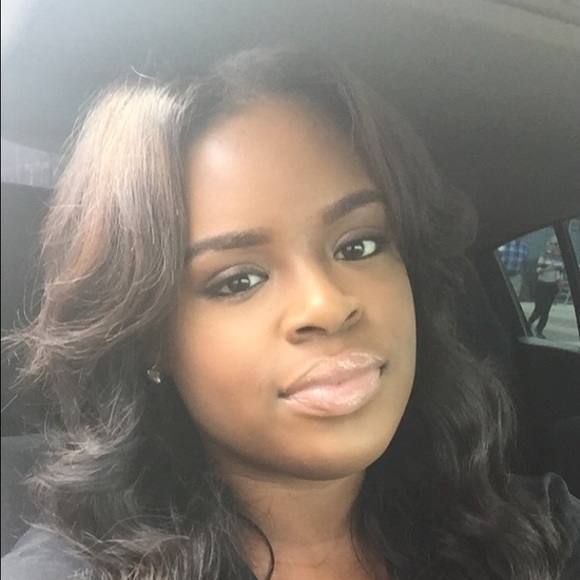 Profile Picture of Chrissy Wilson (@cmbw2007) on Poshmark