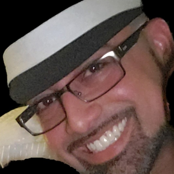 Profile Picture of Wilfredo Colon (@wilfredocolon6) on Poshmark