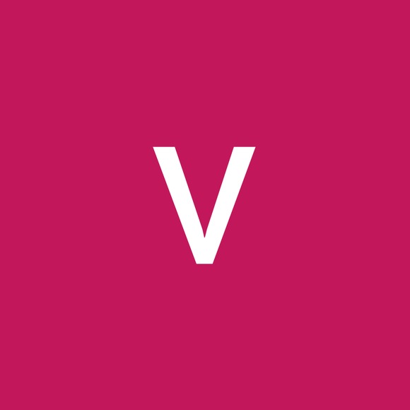 Profile Picture of Vigdaliz Acevedo (@vigdaliz) on Poshmark