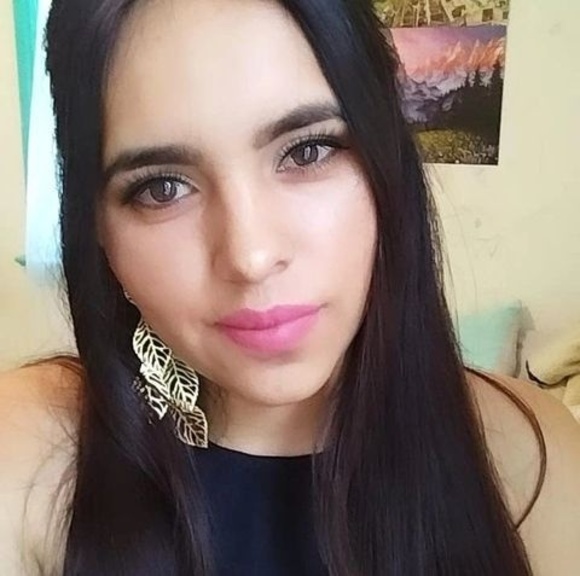 Profile Picture of Candy Cardon (@candycardon) on Poshmark