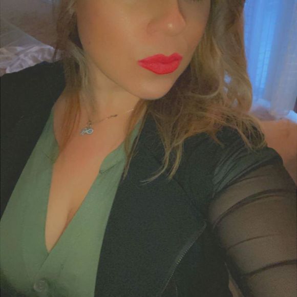 Profile Picture of Myrna Perez (@myrnape) on Poshmark