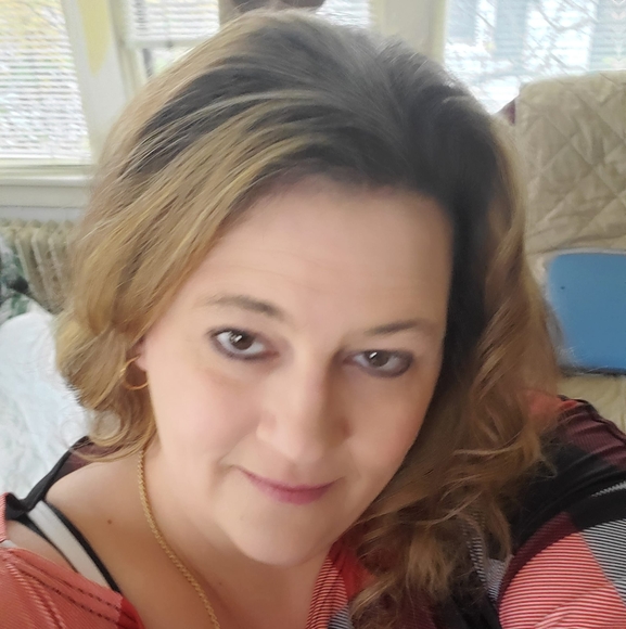 Profile Picture of Mandy Hudson (@mrndchrstnsn) on Poshmark