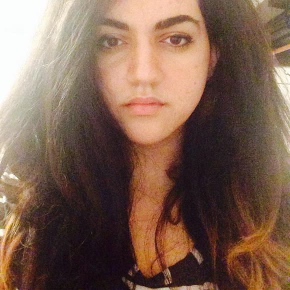 Profile Picture of Newsha Ghasemi (@newshaghasemi) on Poshmark