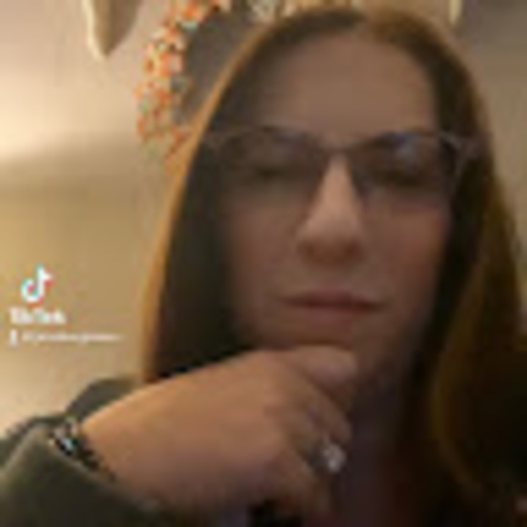 Profile Picture of Jena Bergmann (@jena_bergmann) on Poshmark