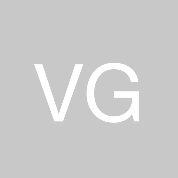 Profile Picture of Vinaya Garg (@vinayagarg12) on Poshmark