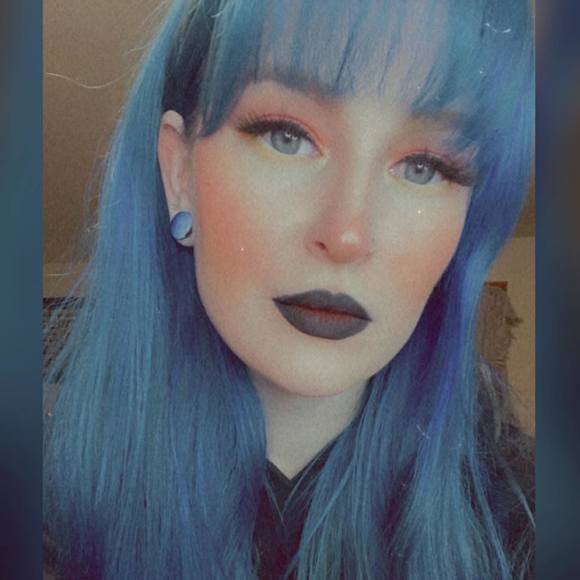 Profile Picture of Tabitha Clevenger (@tabiclev) on Poshmark